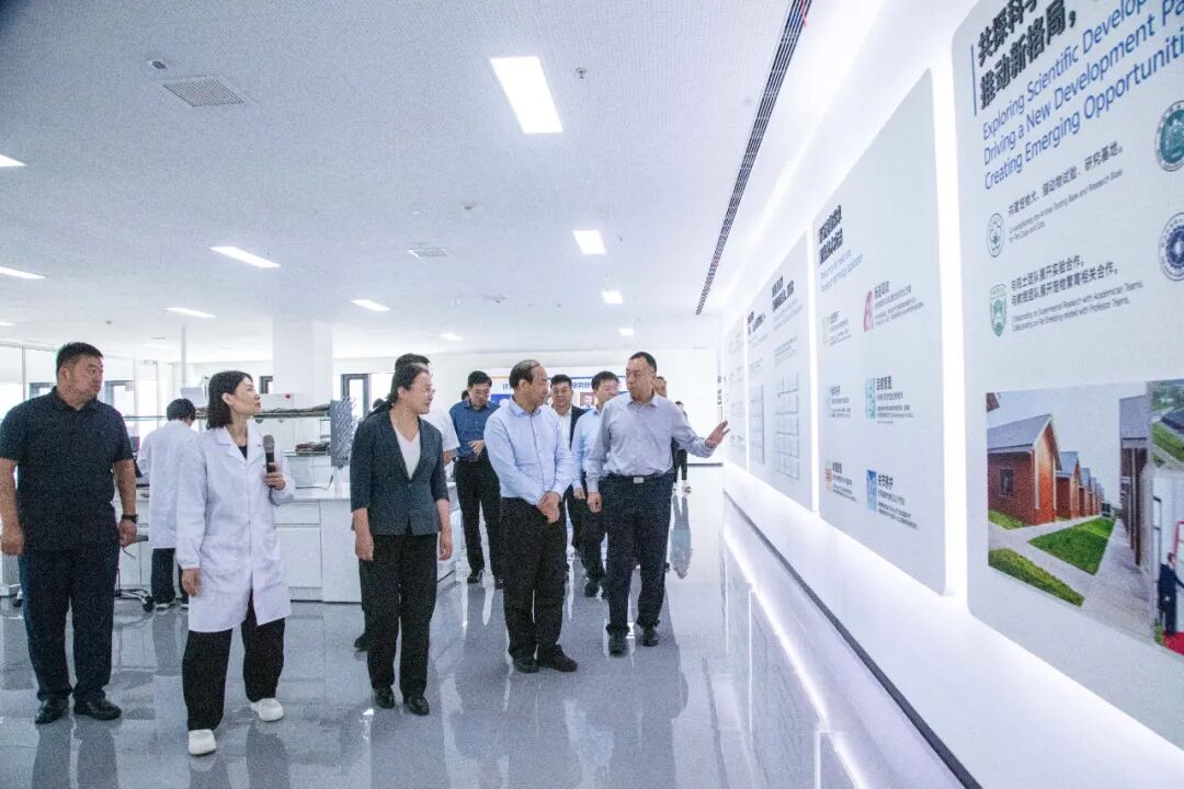 Wang Lejun, Chief Livestock Officer and Director of the Supervision and Inspection Department of the Ministry of Agriculture and Rural Affairs of China, Visits Huaxing Pet Food Co.,Ltd. for Research and Guidance